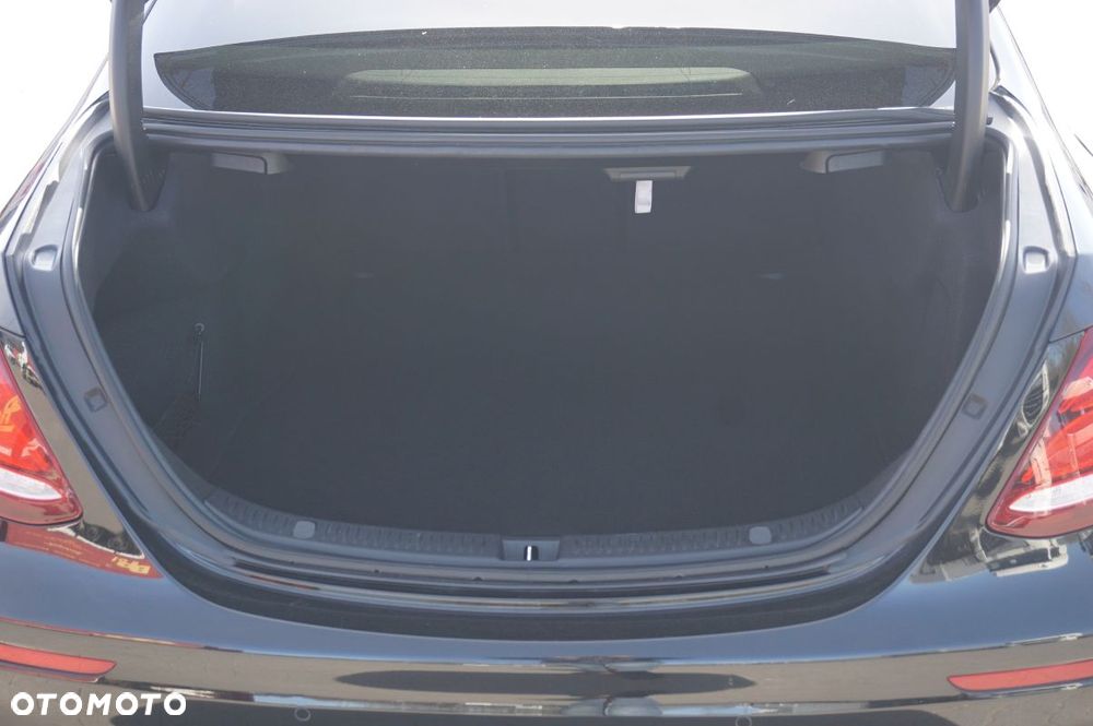 Mercedes-Benz Klasa E - 16