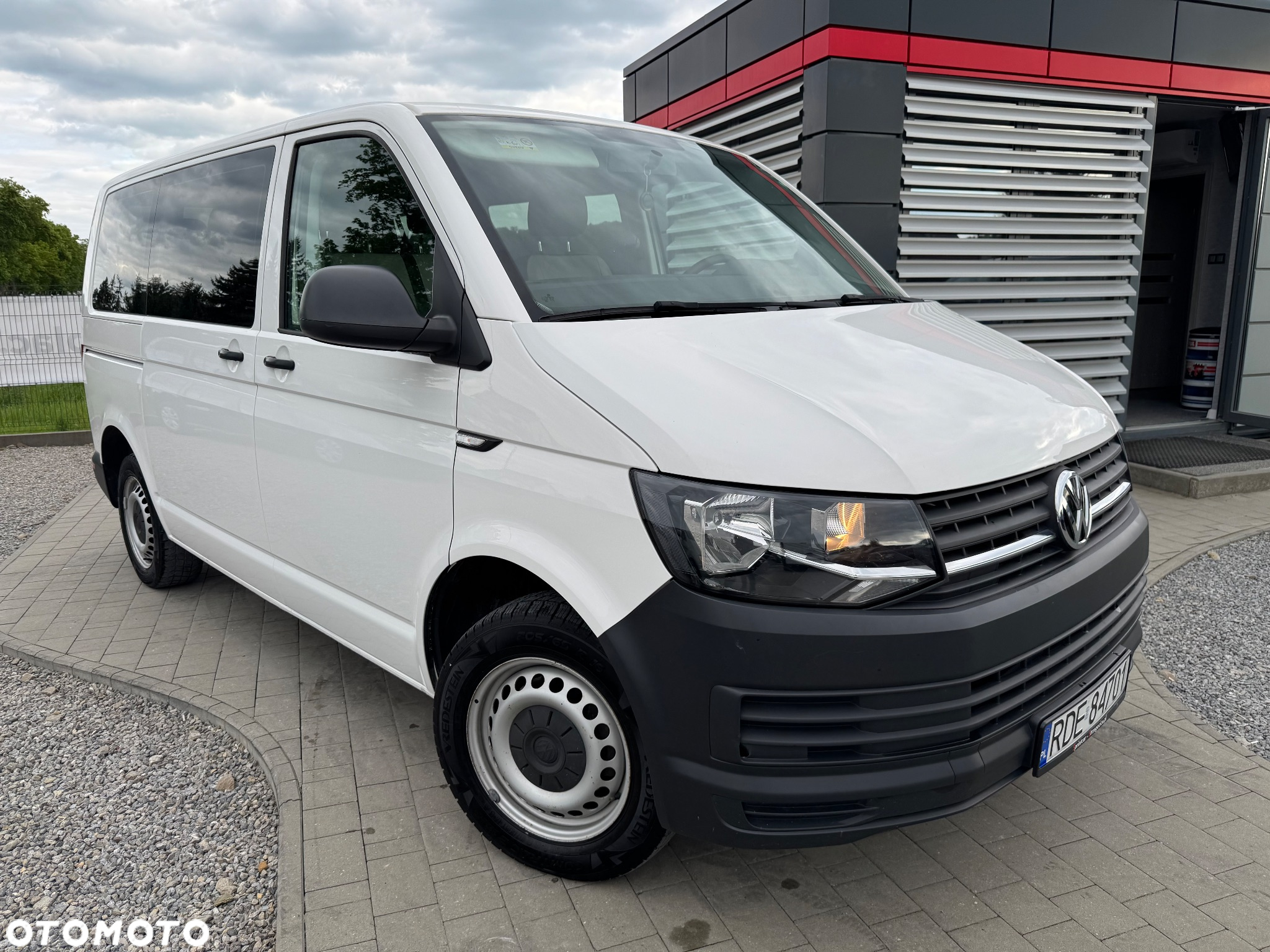Volkswagen Transporter - 2