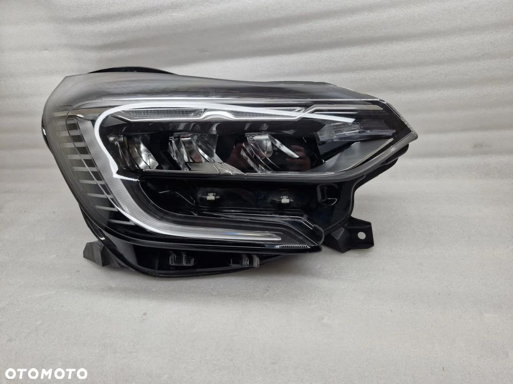 RENAULT CAPTUR II FULL LED LAMPA PRAWA PRZÓD 260104525R - 2