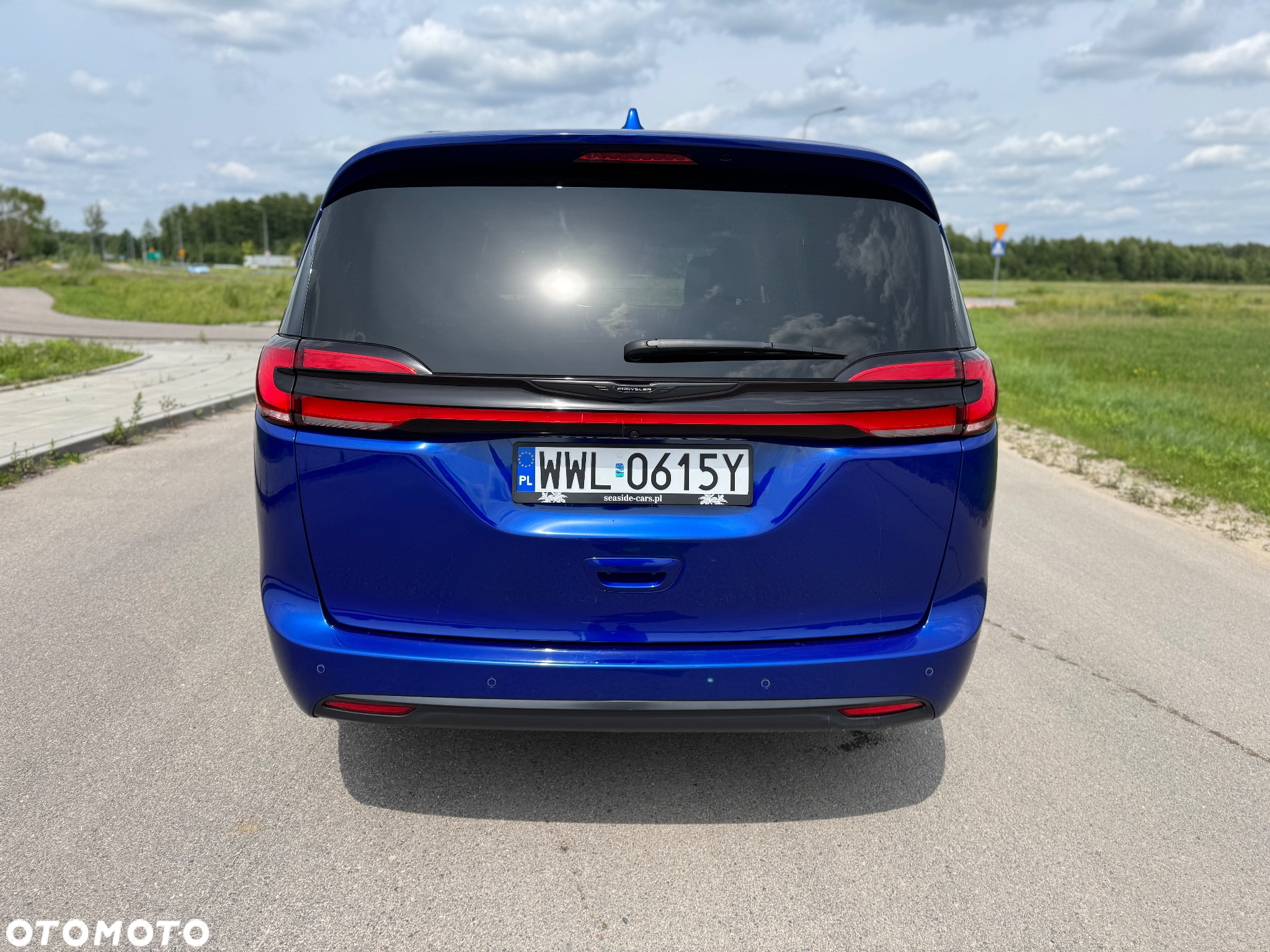 Chrysler Pacifica - 4
