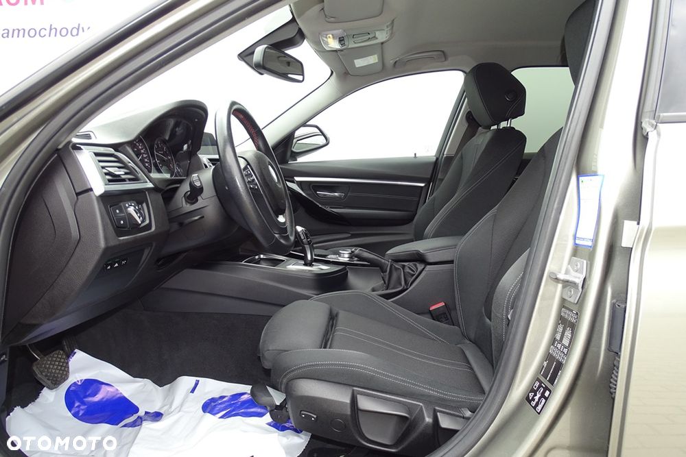 BMW Seria 3 320d xDrive Luxury Line sport - 18