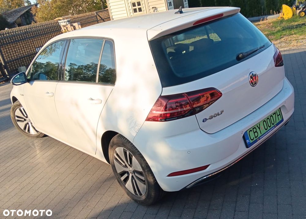 Volkswagen Golf - 4