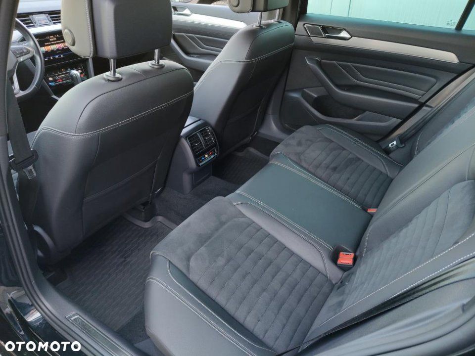 Volkswagen Passat - 13
