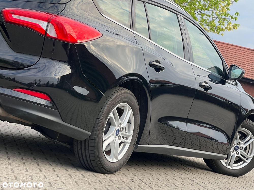 Ford Focus SW 1.0 EcoBoost Titanium - 12