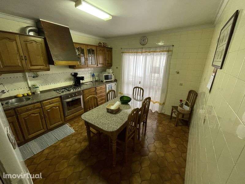 T3 1.º andar com garagem para 2 carros - Grande imagem: 5/12