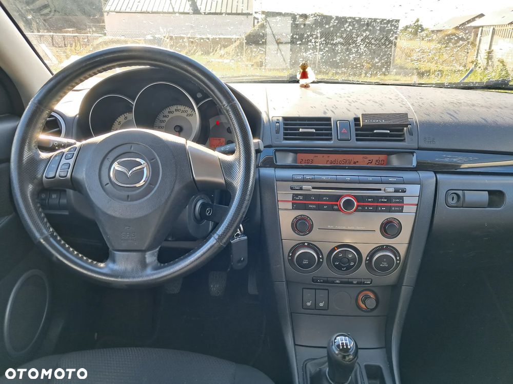 Mazda 3 1.6 Active + - 10