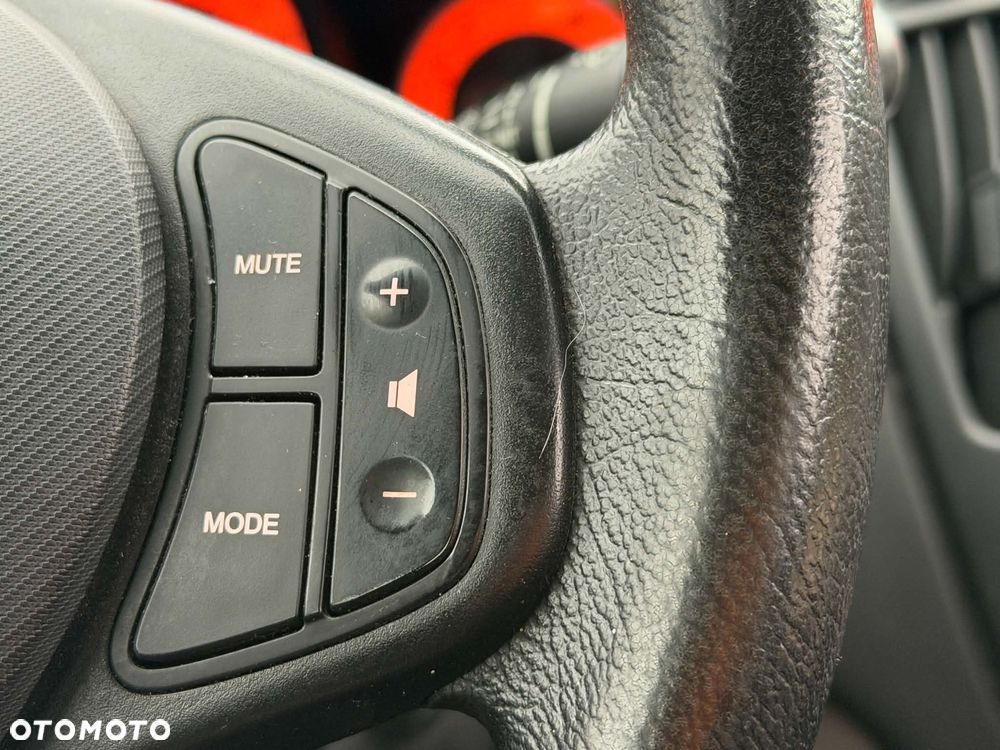 Kia Ceed - 13