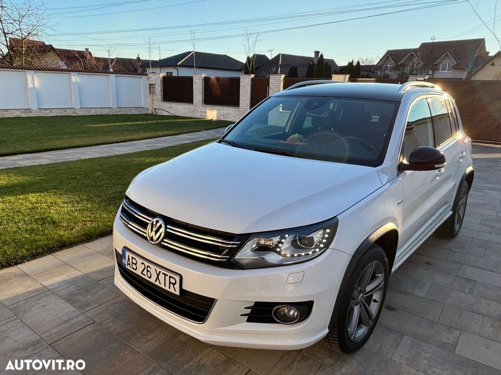 Volkswagen Tiguan - 1