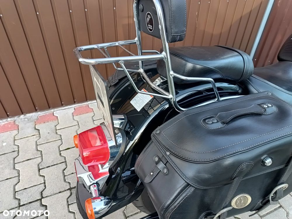 Suzuki Intruder - 12