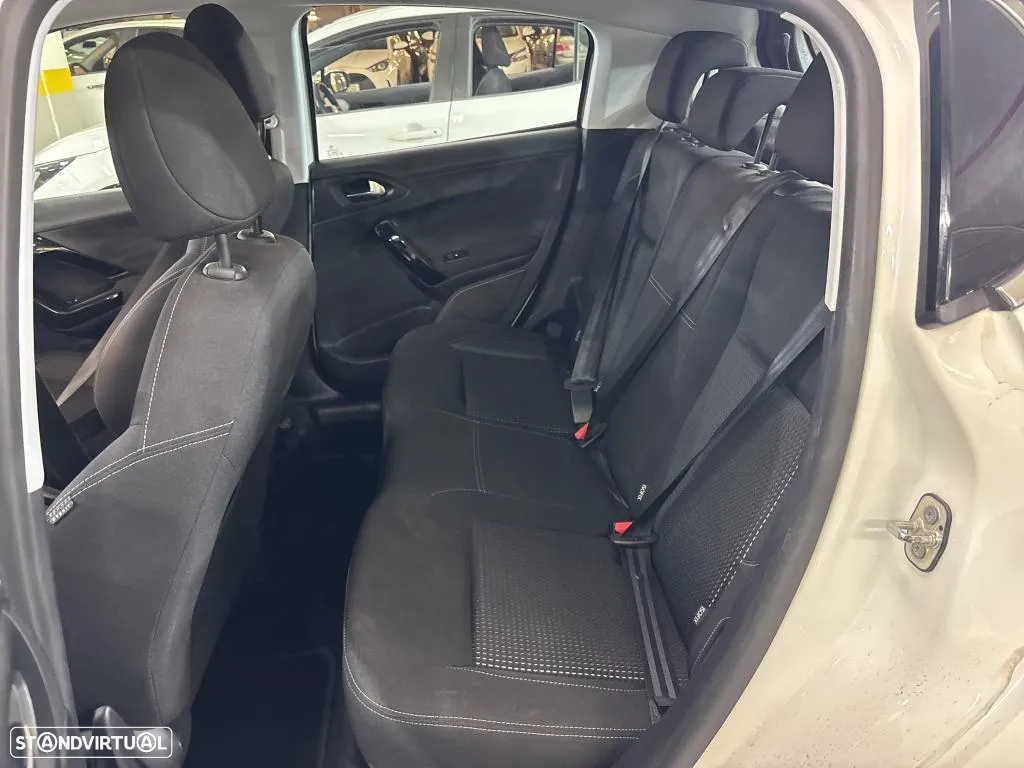 Peugeot 208 1.2 PureTech Allure - 7