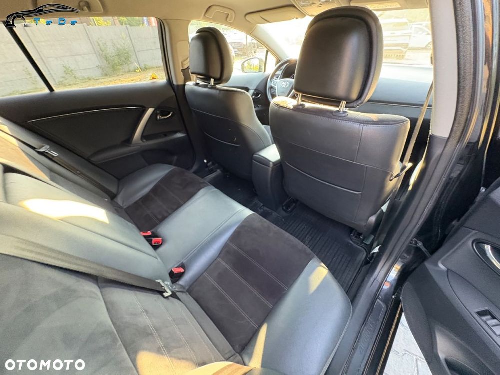 Toyota Avensis Touring Sports 1.8 Executive - 29