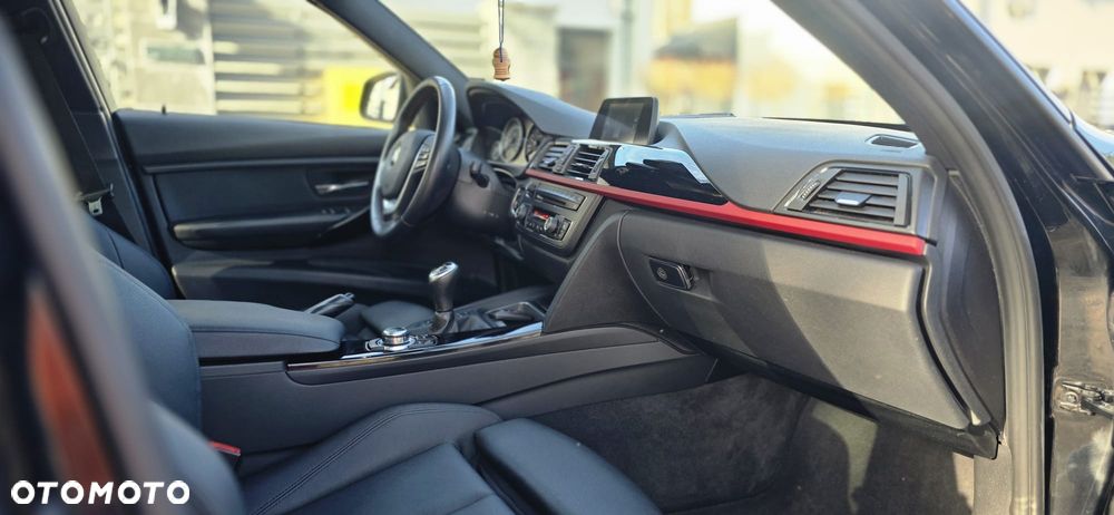 BMW Seria 3 318d DPF Edition Sport - 17