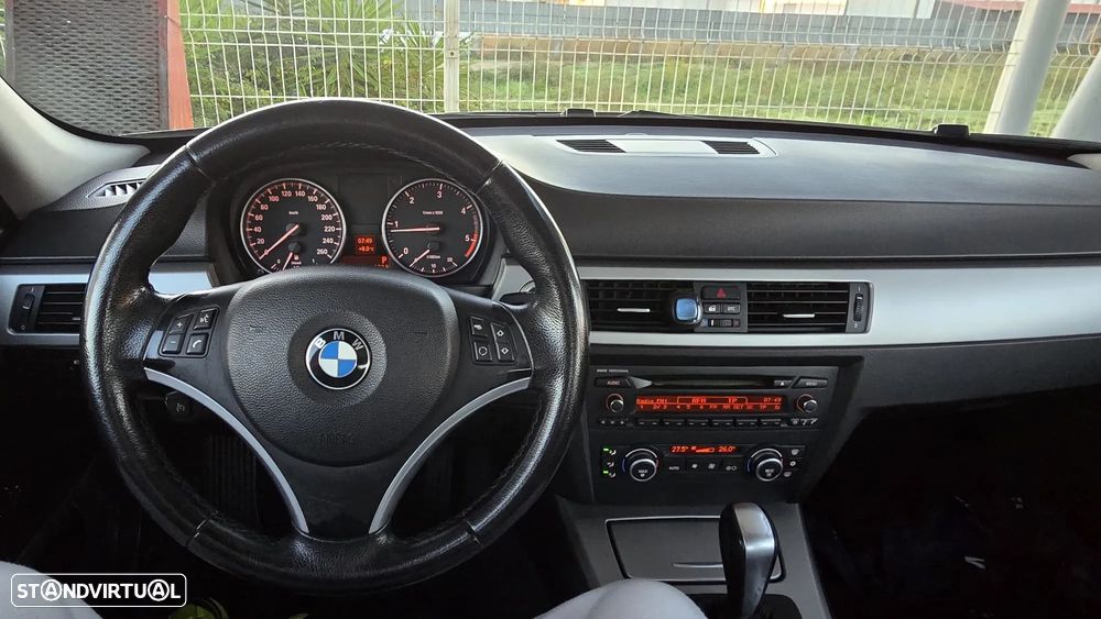 BMW 320 d Auto - 10