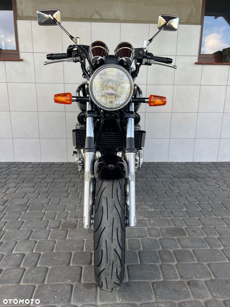 Yamaha XJR - 32