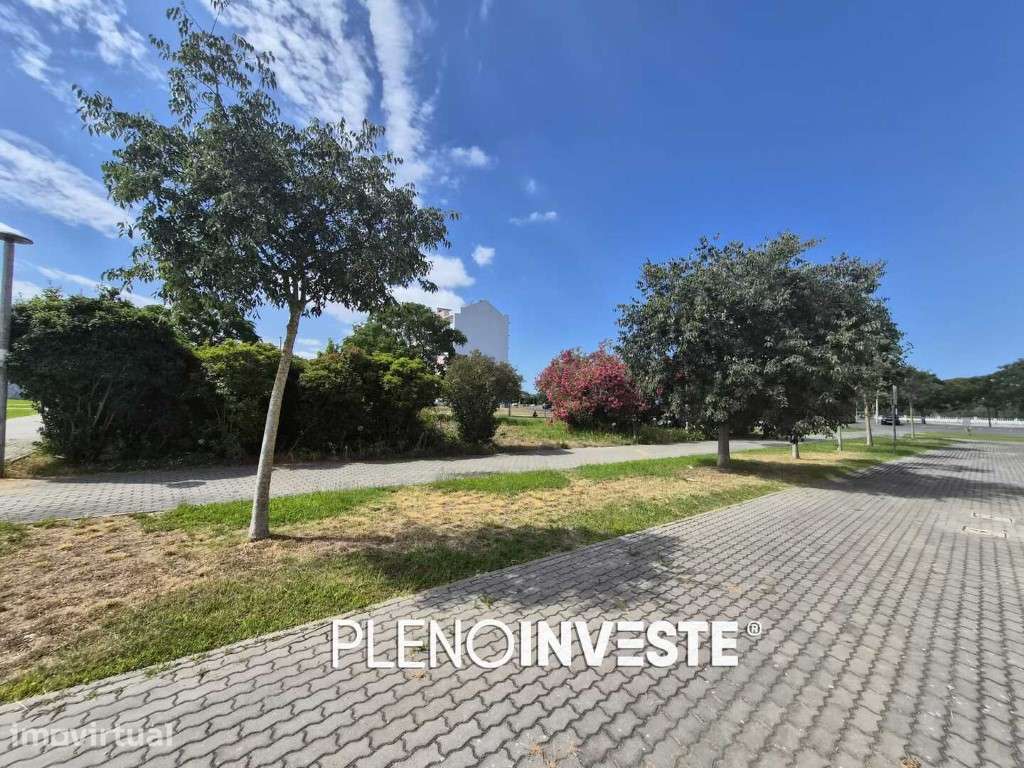 Apartamento T2 em Excelente Estado de Conservação em Palhais - Grande imagem: 5/21