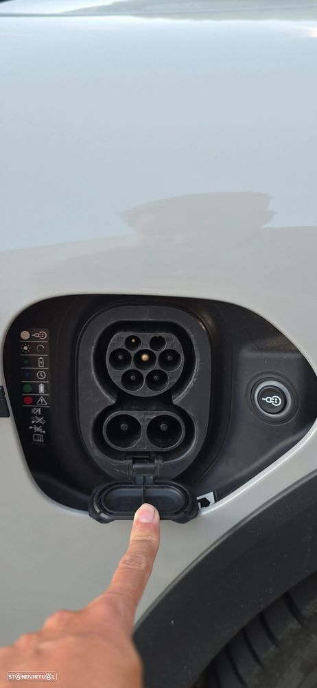 Porsche Taycan Cross Turismo 4 - 19