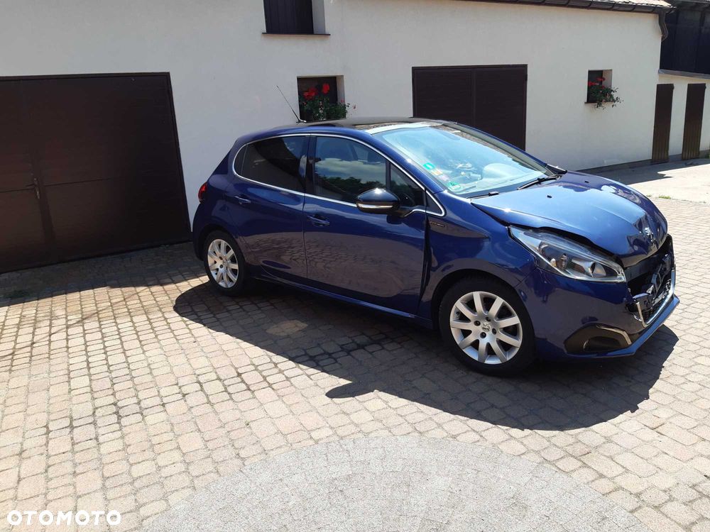 Peugeot 208 - 3