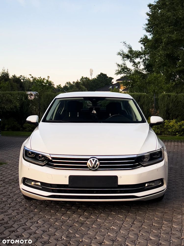 Volkswagen Passat - 2