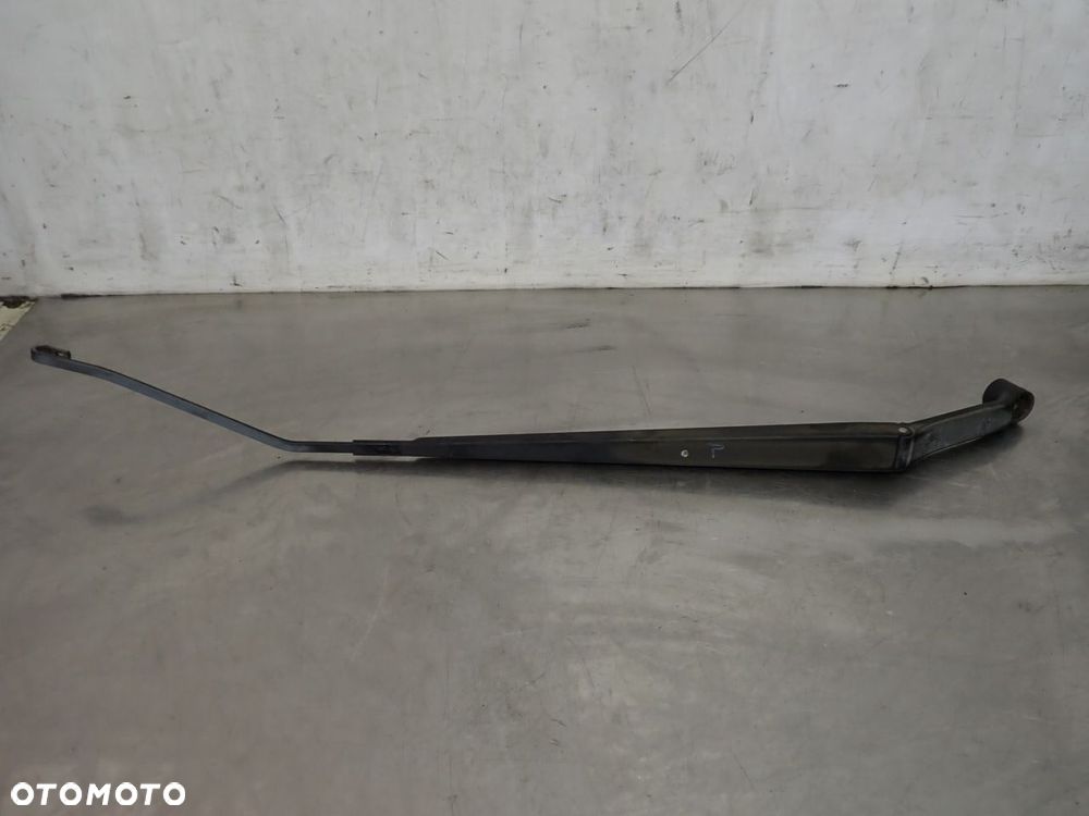 RAMIĘ WYCIERACZKI PRZÓD PRAWE MITSUBISHI COLT VI Z30 - 1