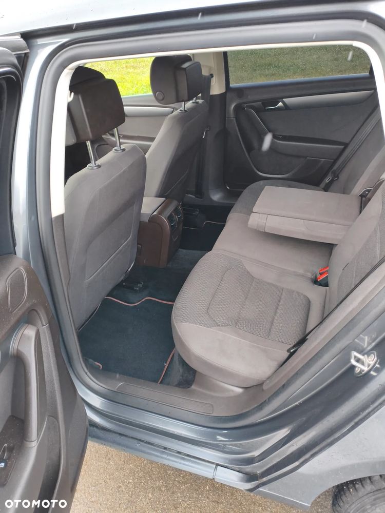 Volkswagen Passat - 15