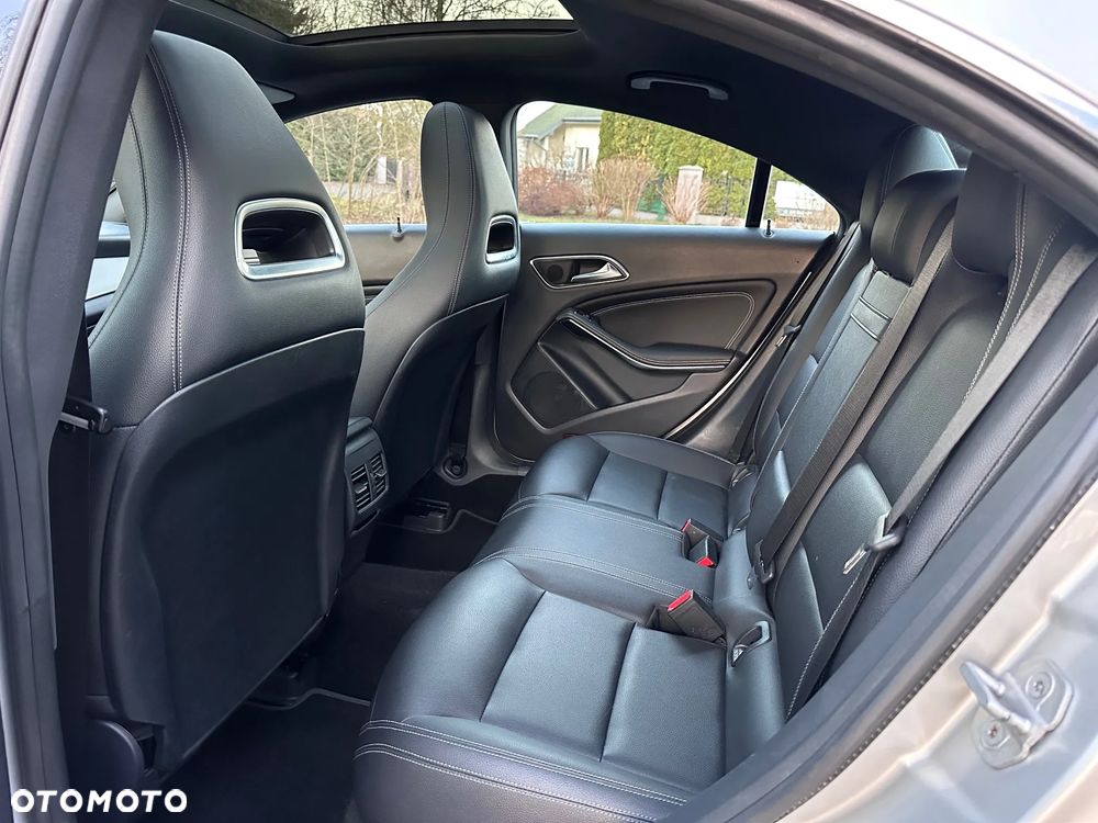 Mercedes-Benz CLA 250 4Matic 7G-DCT Urban - 26