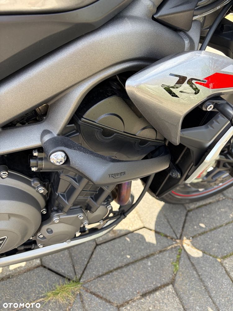 Triumph Street Triple - 16