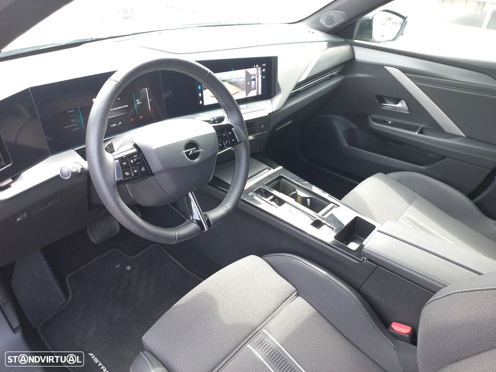 Opel Astra Sports Tourer - 8