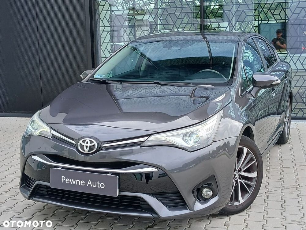 Toyota Avensis 1.8 Premium EU5 - 10