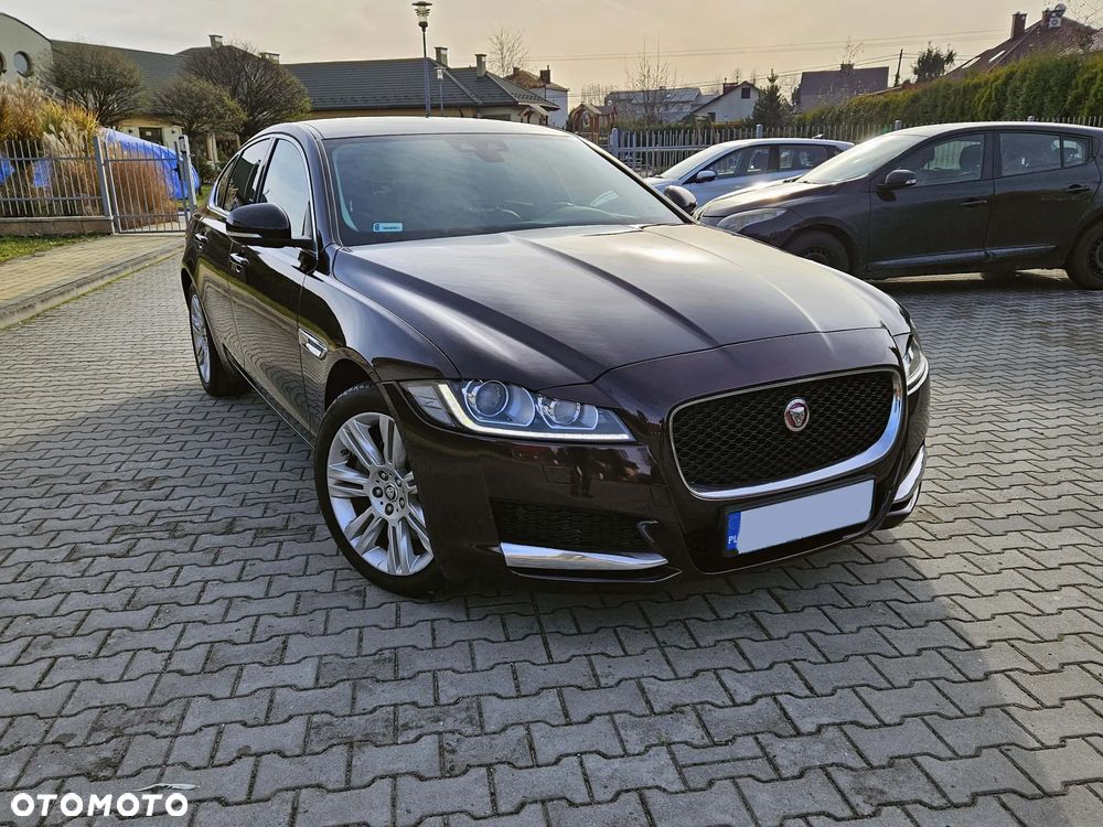 Jaguar XF 2.0 i4D AWD Prestige - 2