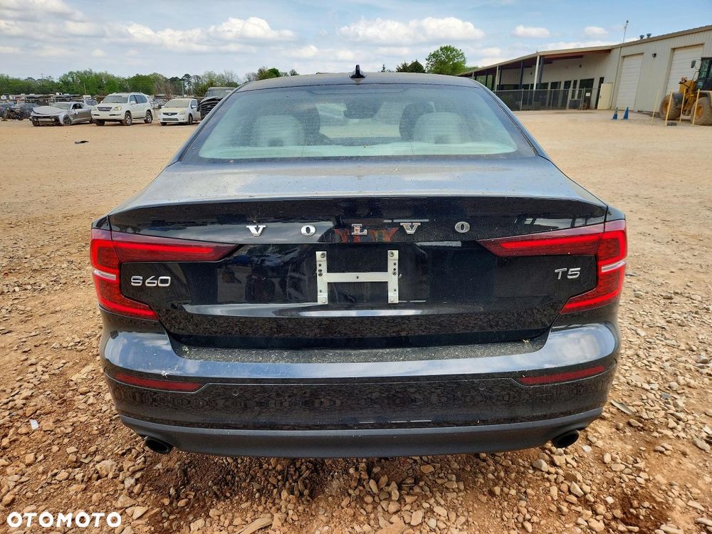 Volvo S60 T5 AWD Momentum Pro - 6