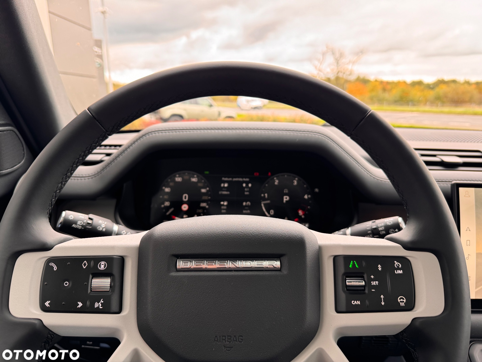 Land Rover Defender - 20