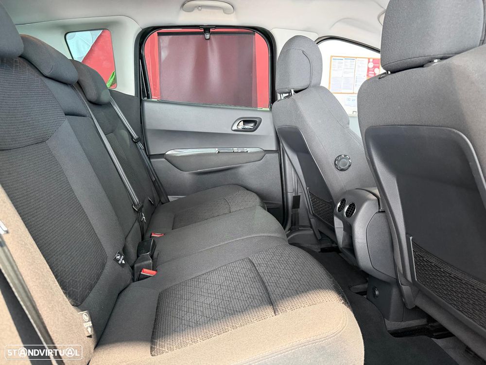 Peugeot 3008 1.6 e-HDi Active 2-Tronic - 12