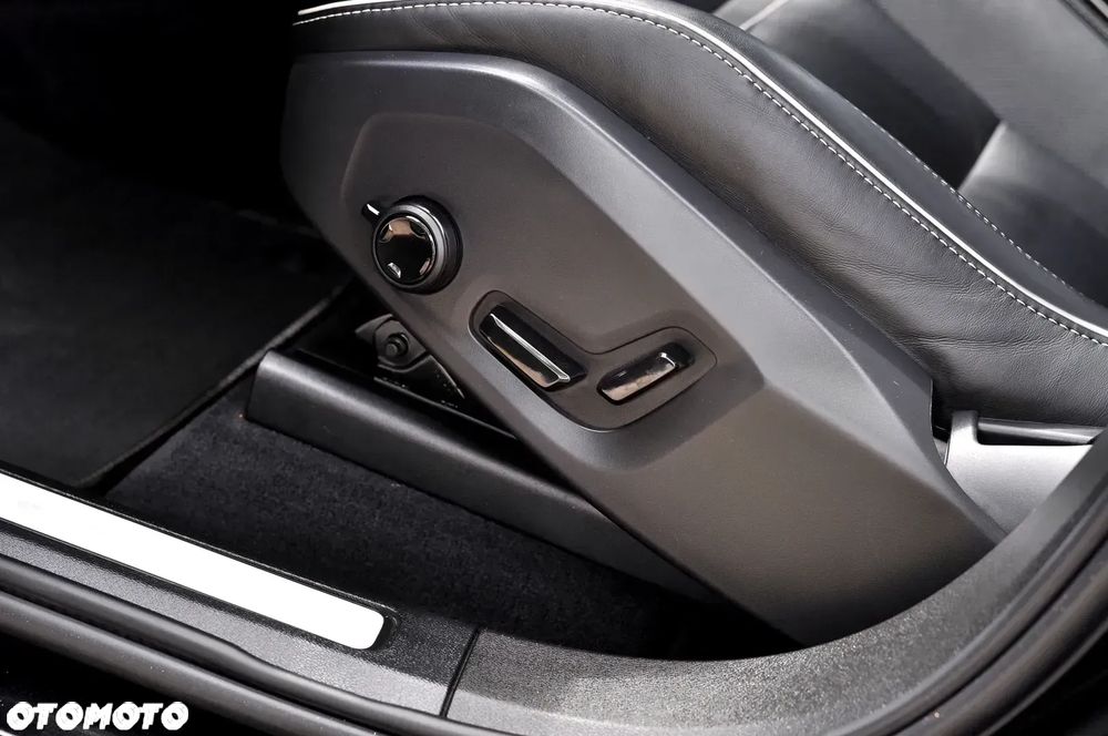Volvo XC 60 B4 B Geartronic RDesign - 24