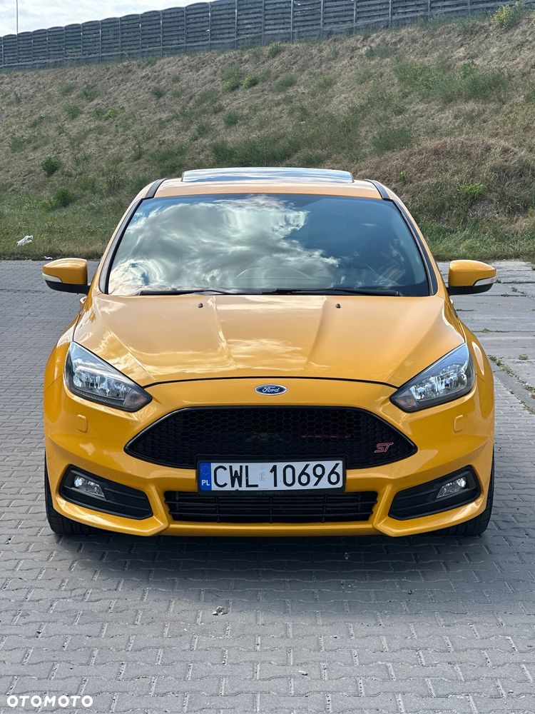Ford Focus 2.0 EcoBoost ST mit Leder-Sport-Paket - 3