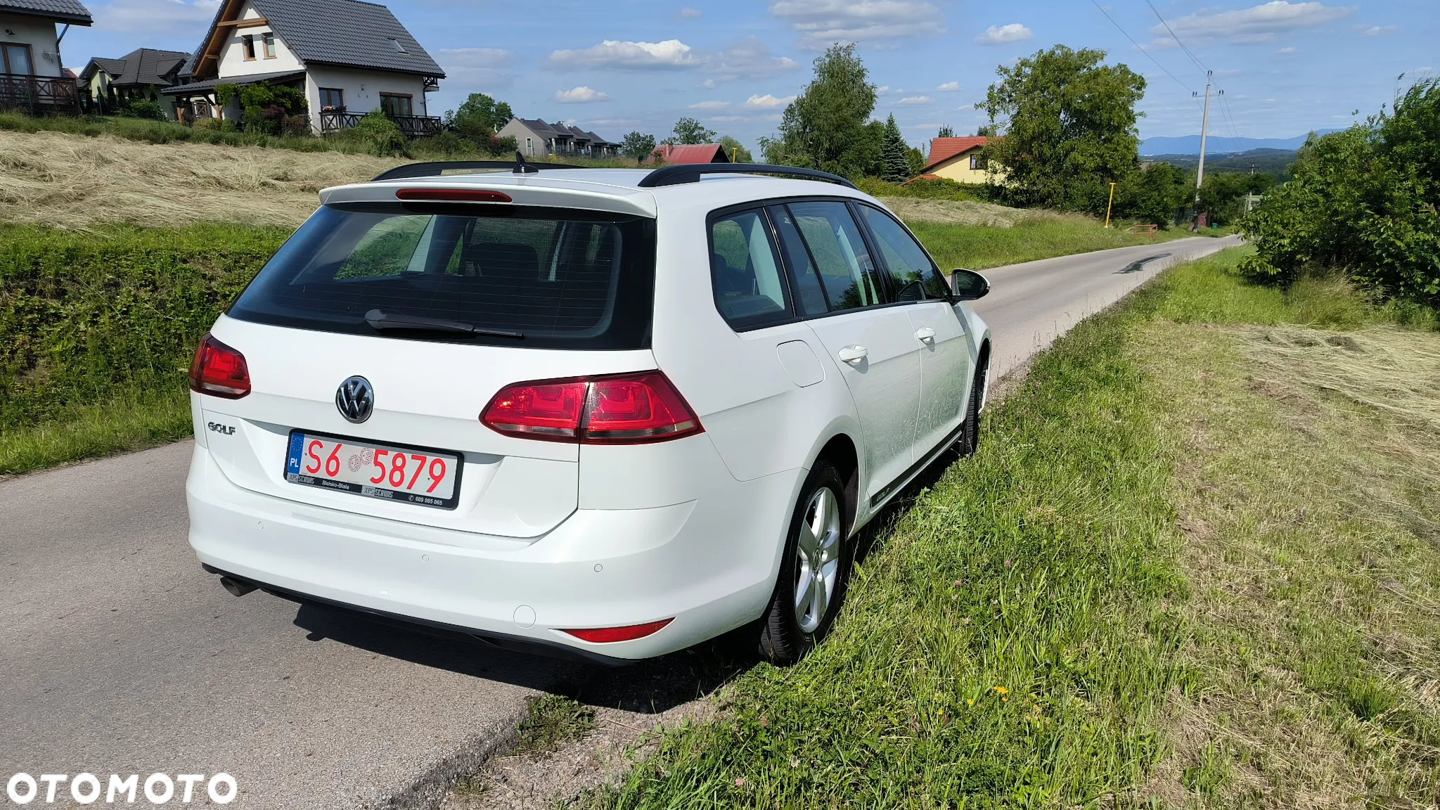 Volkswagen Golf Variant 1.6 TDI BlueMotion Comfortline - 11