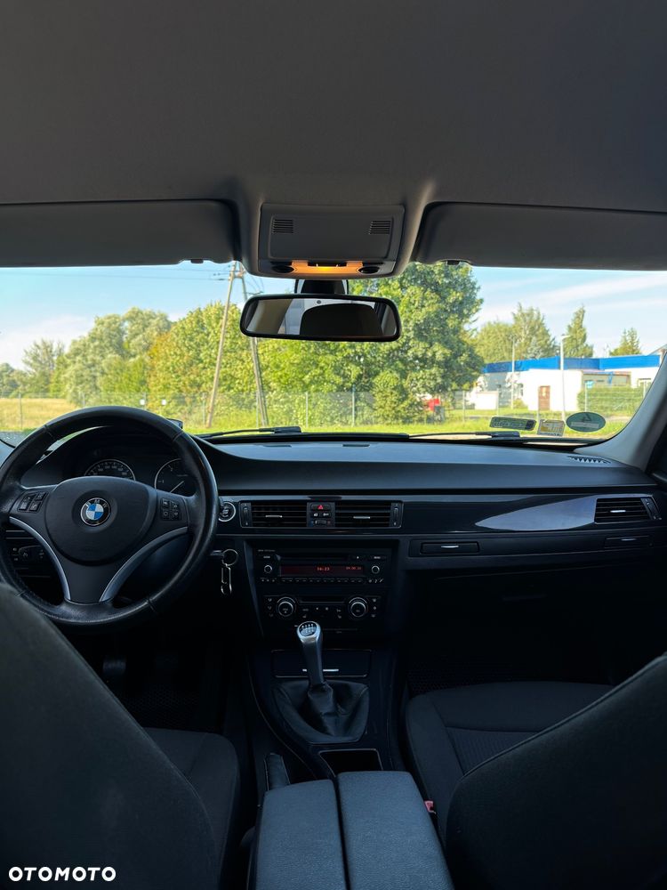 BMW Seria 3 318d - 9