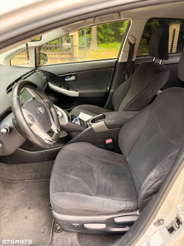Toyota Prius 1.8 HSD Active - 17