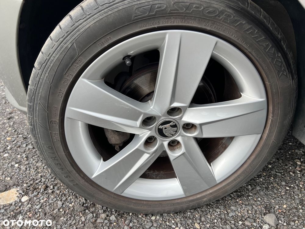 Skoda Fabia 1.0 TSI Cool Edition Red & Grey - 21