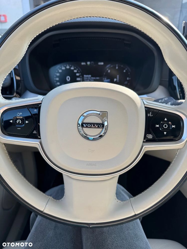 Volvo XC 60 B4 D AWD Inscription - 19