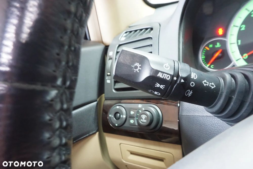 Chevrolet Captiva 2.0 4WD 7 Sitzer Automatik LT - 27