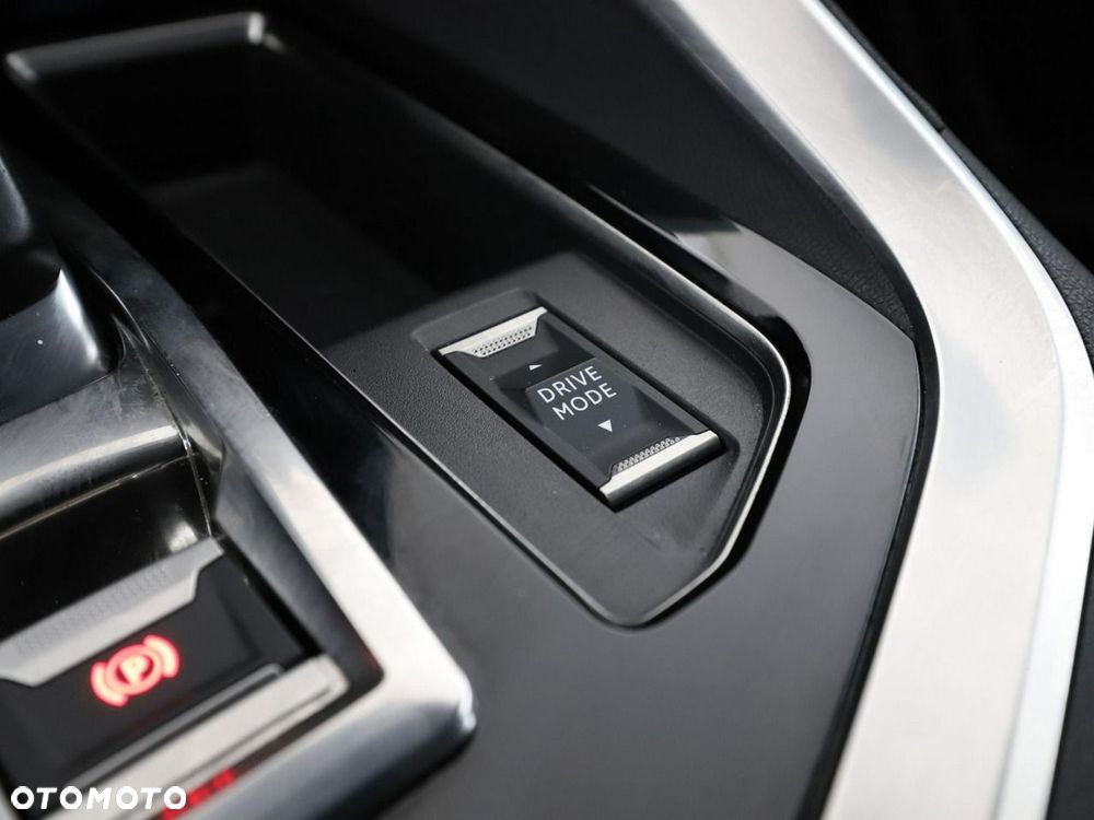Peugeot 3008 1.6 PureTech Hybrid PHEV Allure Pack S&S EAT8 - 32