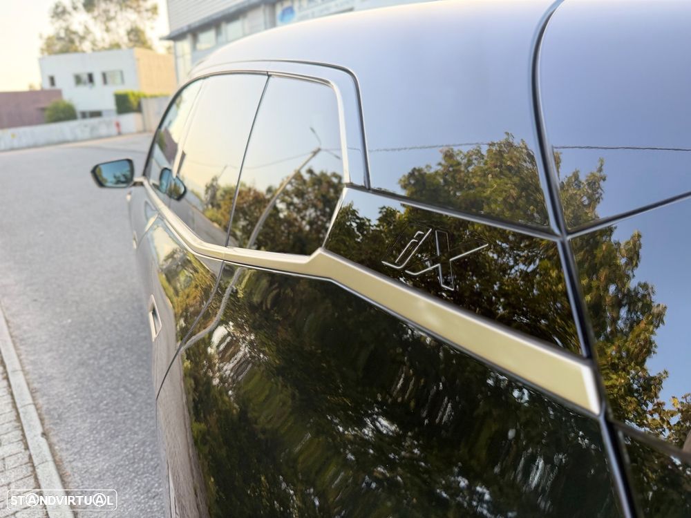 BMW iX xDrive 40 Pack Desportivo - 24