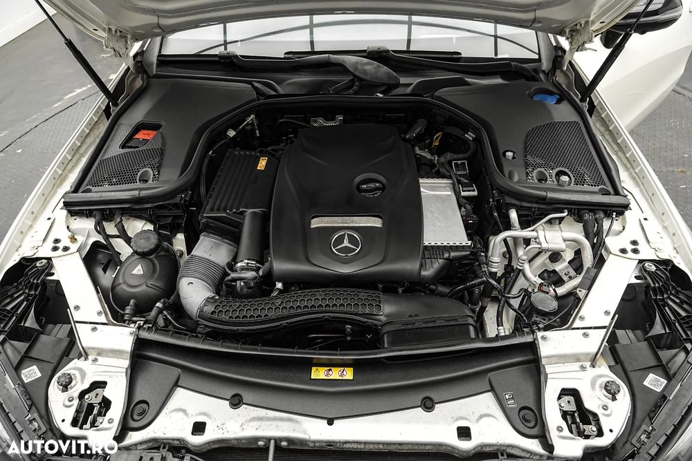 Mercedes-Benz E 300 9G-TRONIC AMG Line - 28