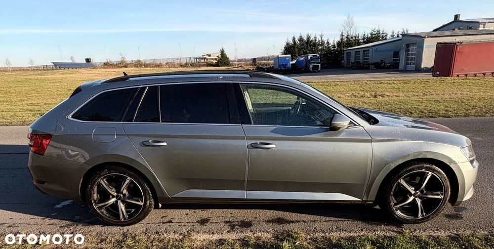 Skoda Superb 2.0 TDI Style DSG - 4