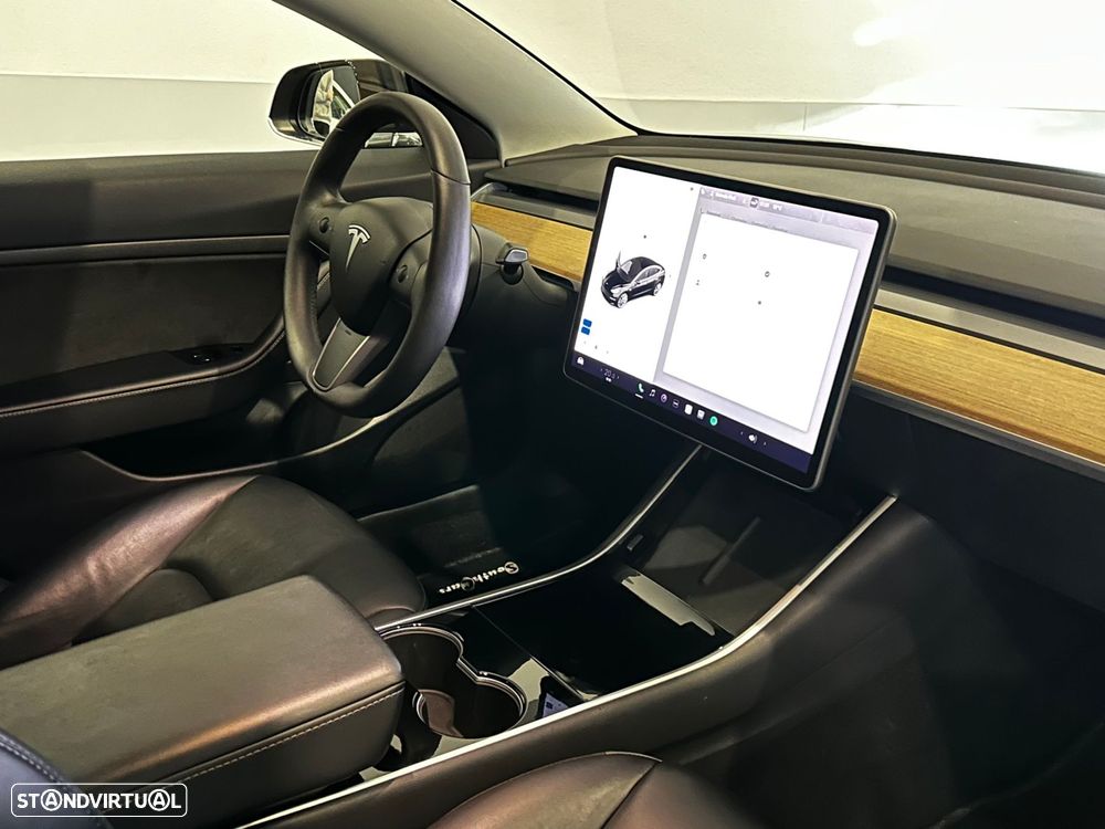 Tesla Model 3 - 23