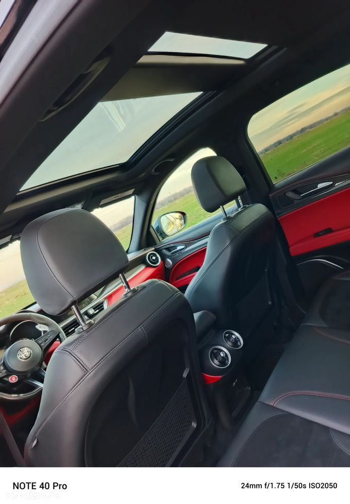 Alfa Romeo Stelvio V6 2.9 Bi-Turbo AT8-Q4 Quadrifoglio - 33