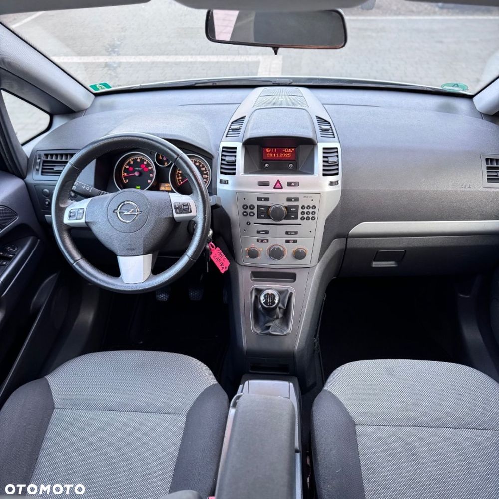 Opel Zafira - 24