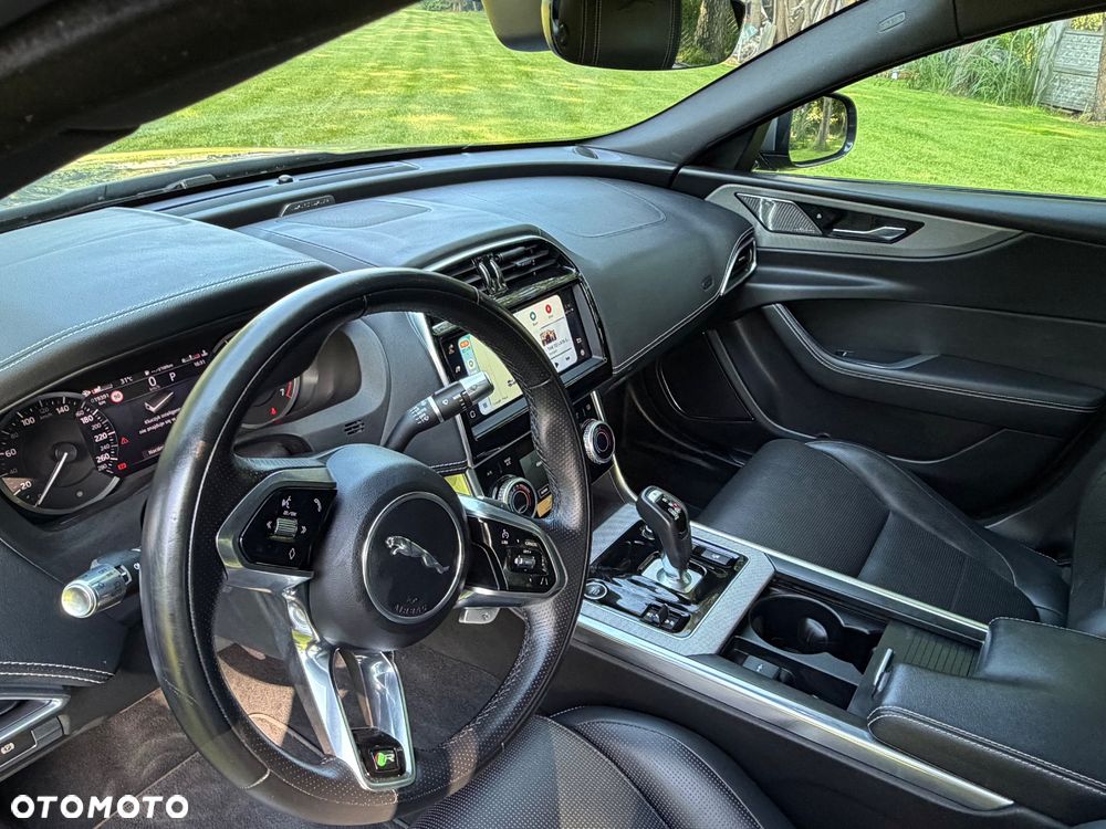 Jaguar XE P250 R-Dynamic S - 3
