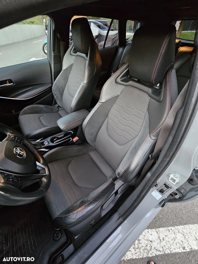 Toyota Corolla 2.0 Lounge - 6