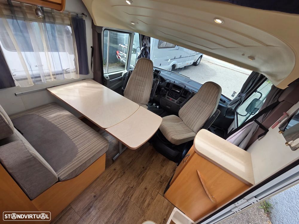 Pilote Aventura 730G Cama Central Frigo Grande - 4